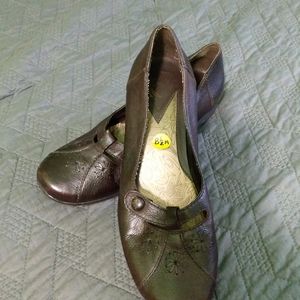 🔥White Mountain brown leather flats